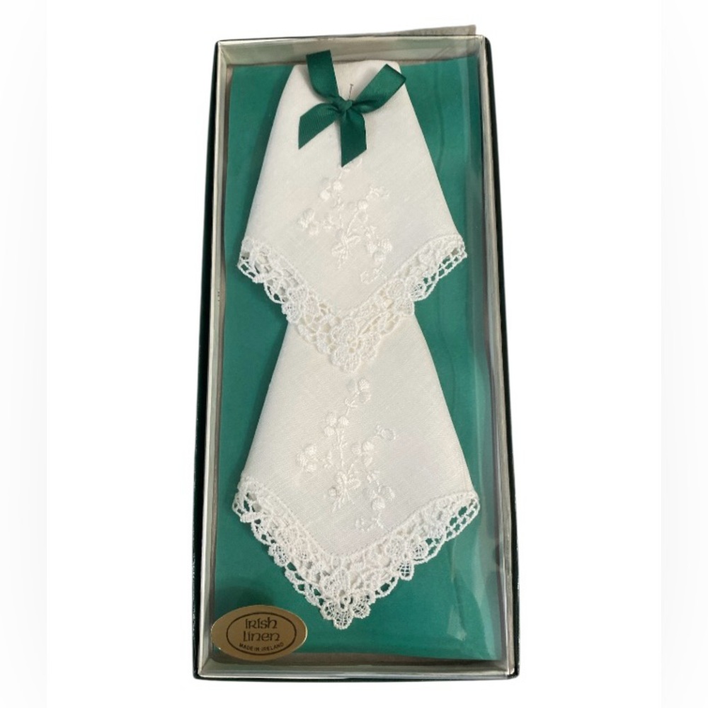 Irish Linen Shamrock Embroidered with lace corner, Pack of 2